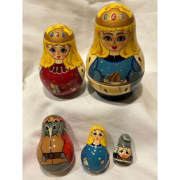 Russian Matryoshka Wooden Nesting Dolls 5 Pieces Unique Handmade Painted Russia - Picture 1 of 6